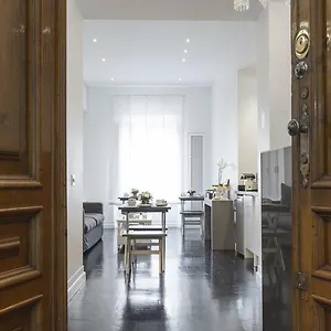 2* לינה וארוחת בוקר Xenia